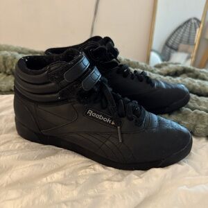 VINTAGE 80s black and red reeboks